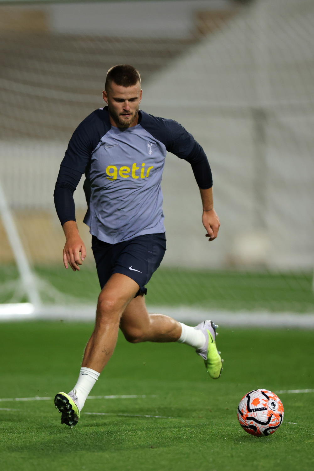 关于赛前托特纳姆备战NBA总决赛；内部沟通细节曝光；质疑声仍在；更衣室氛围转暖的信息